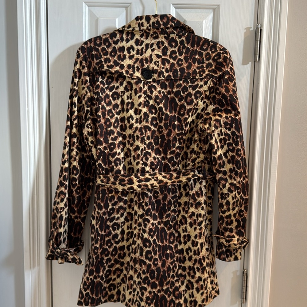 Vertigo Paris Vintage Leopard Print Double-Breasted Belted Coat - Picture 6 of 10